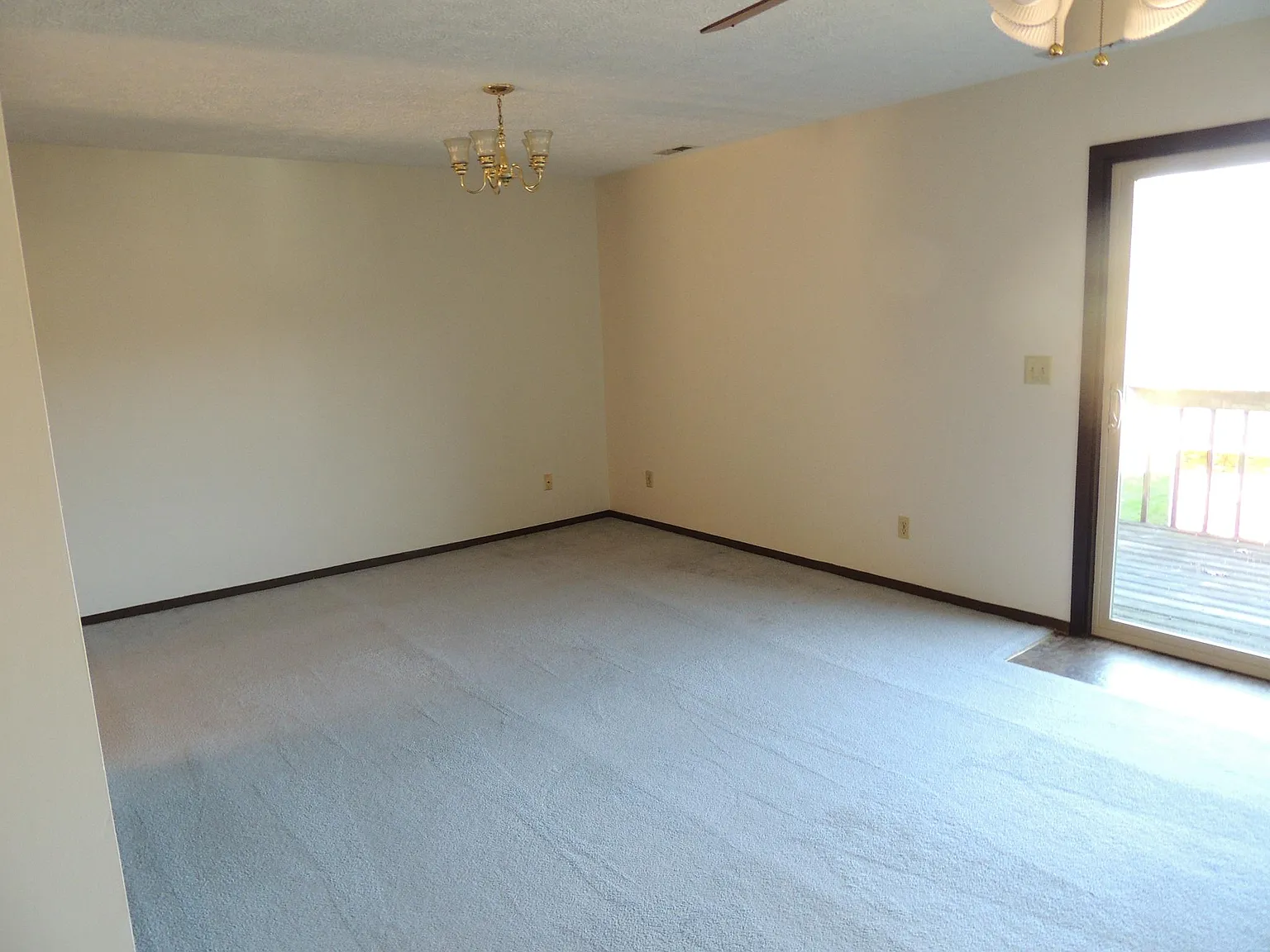 109 McGrew Dr — Photo 3