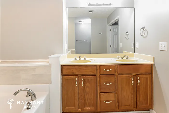 6409 Deerwood Pl — Photo 13