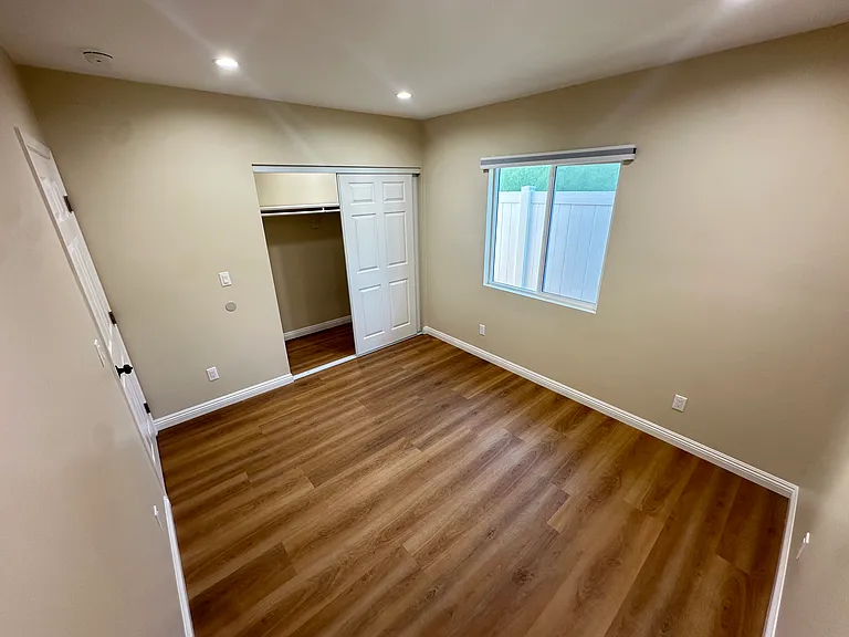 10644 1/2 Pinewood Ave — Photo 10