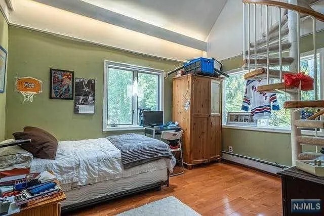 4 bed, 1940 sqft, $6,250 — Photo 3