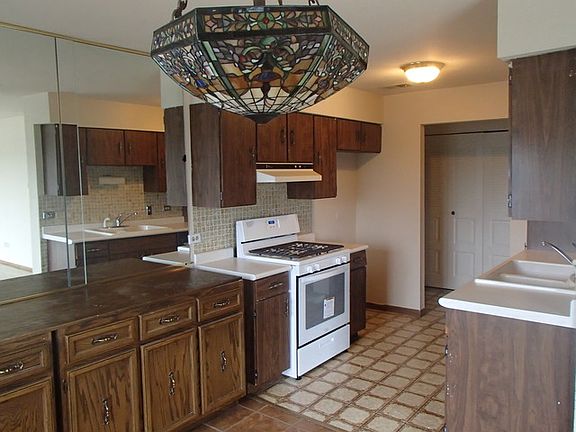 3rd image of 10424 S Central Ave #18