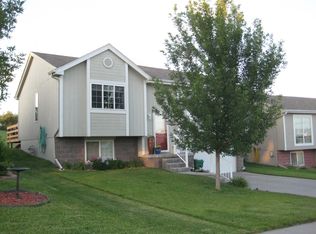 17118 Taylor St, Omaha, NE 68116