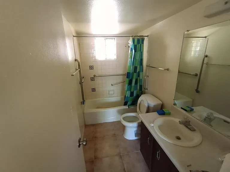 1802 E Adelaide Dr — Photo 6