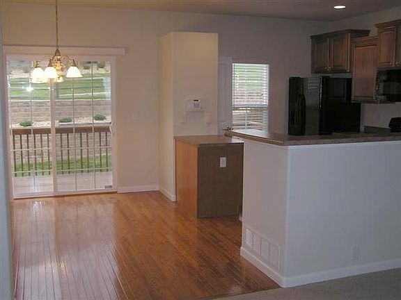 Dining Room, Hard Wood, Deck
