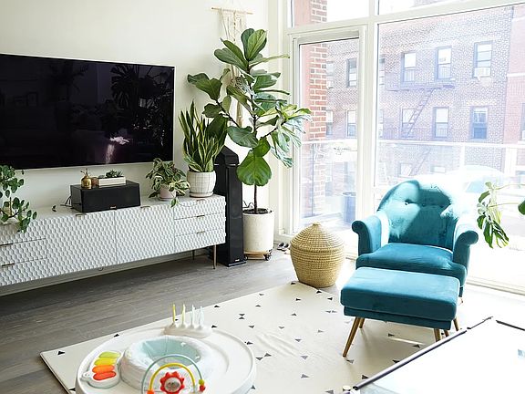 5th image of 1769 E 13th St APT 5B
