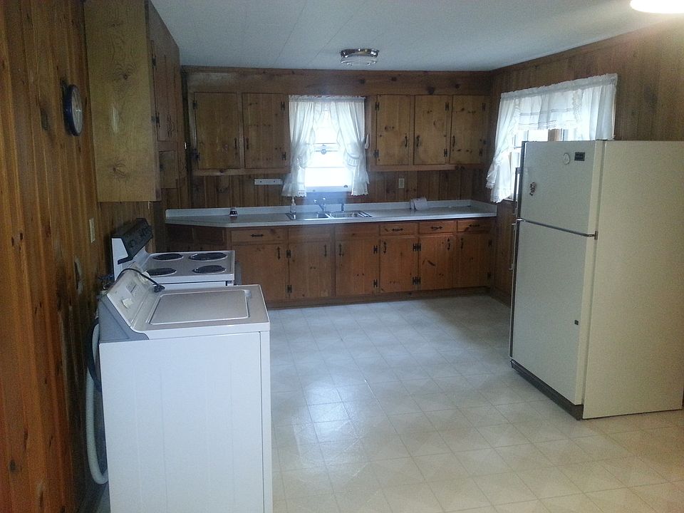 2nd image of 20 Barr Cir