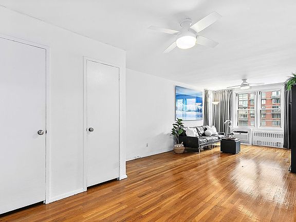 4th image of 25 W 13th St APT 6NN