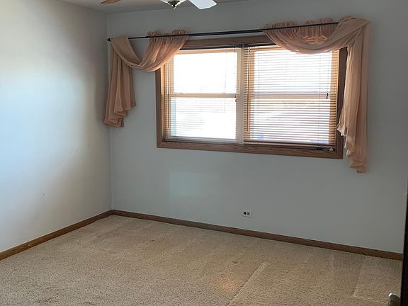 3rd image of 5317 W 105th St