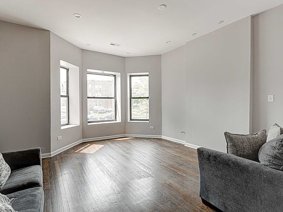 3rd image of 2652 W Jackson Blvd