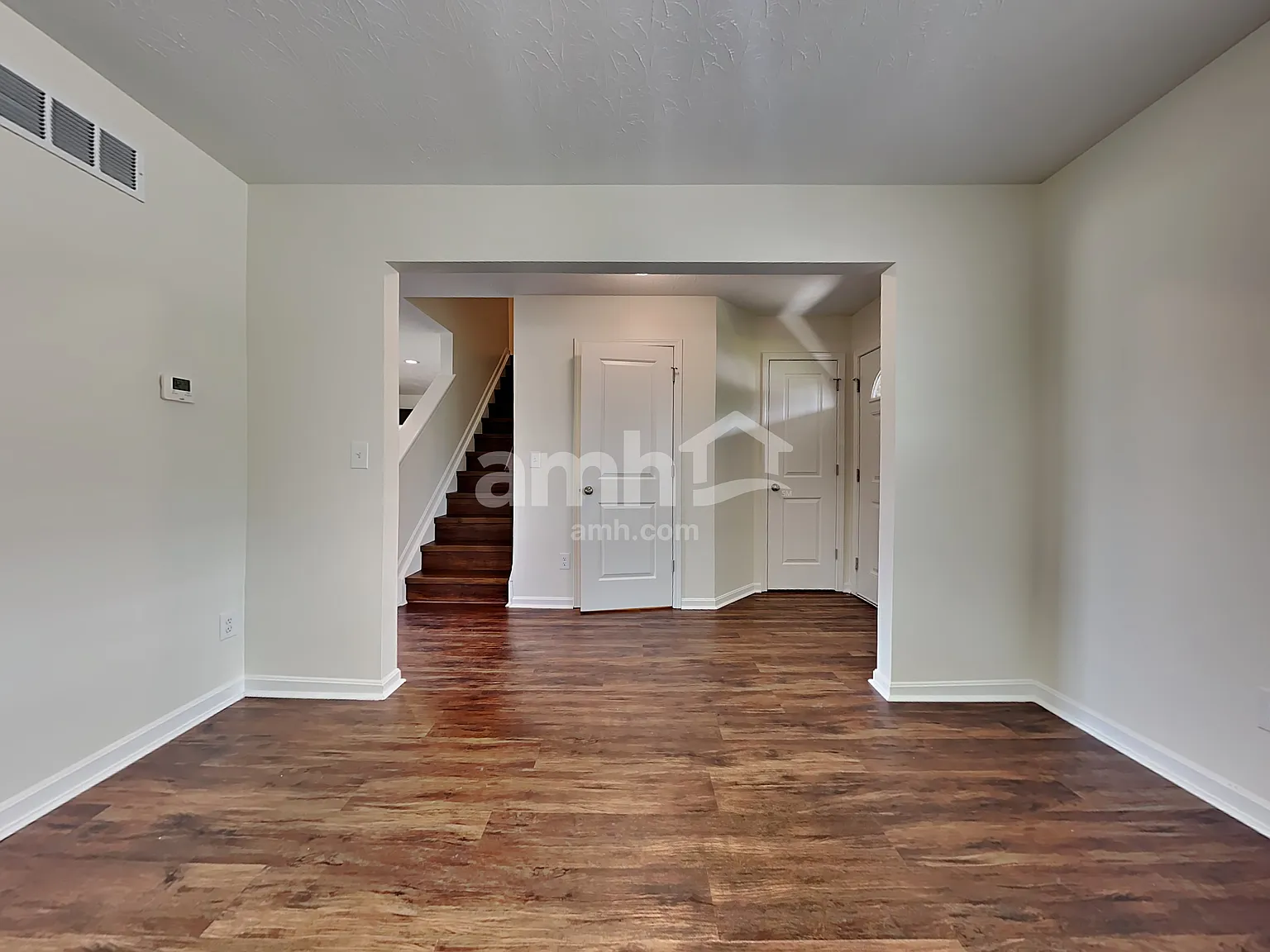 3 bed, 3.5 bath, 2347 sqft, $3,040 — Photo 4