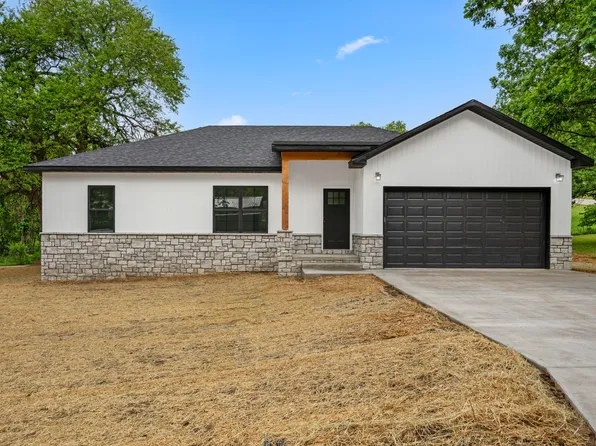 806 Iris Avenue, Crane, MO 65633