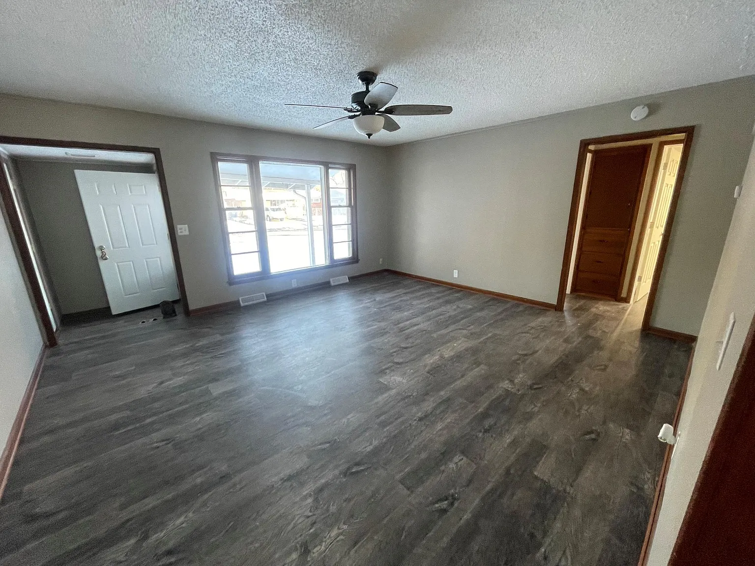 2 bed, 925 sqft, $1,200 — Photo 4