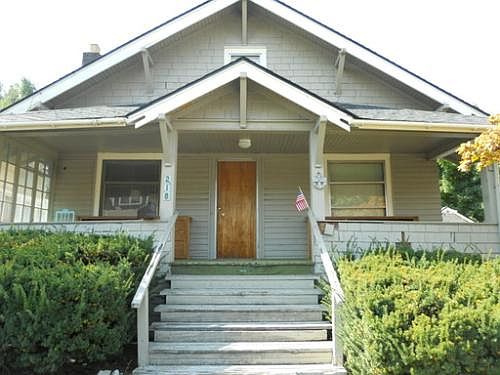 2nd image of 218 NW 12th St