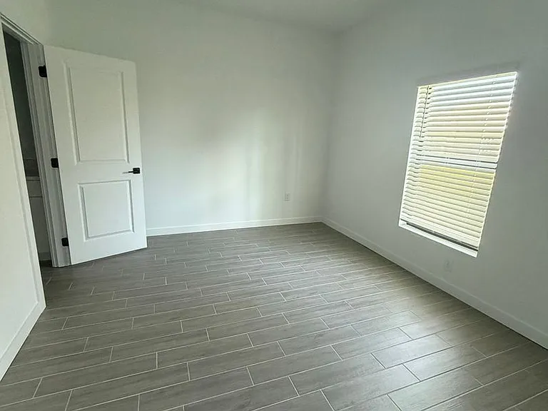 1506 Gary Ln — Photo 15