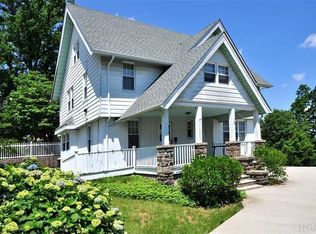 251 Rockne Rd, Yonkers, NY 10701