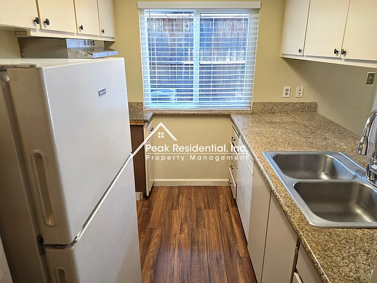 6691 Greenback Ln — Photo 7