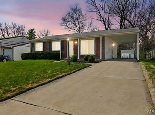 3051 Charmbrook Ln, Maryland Heights, MO 63043