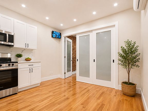 5th image of 12 Spencer Ct #1G