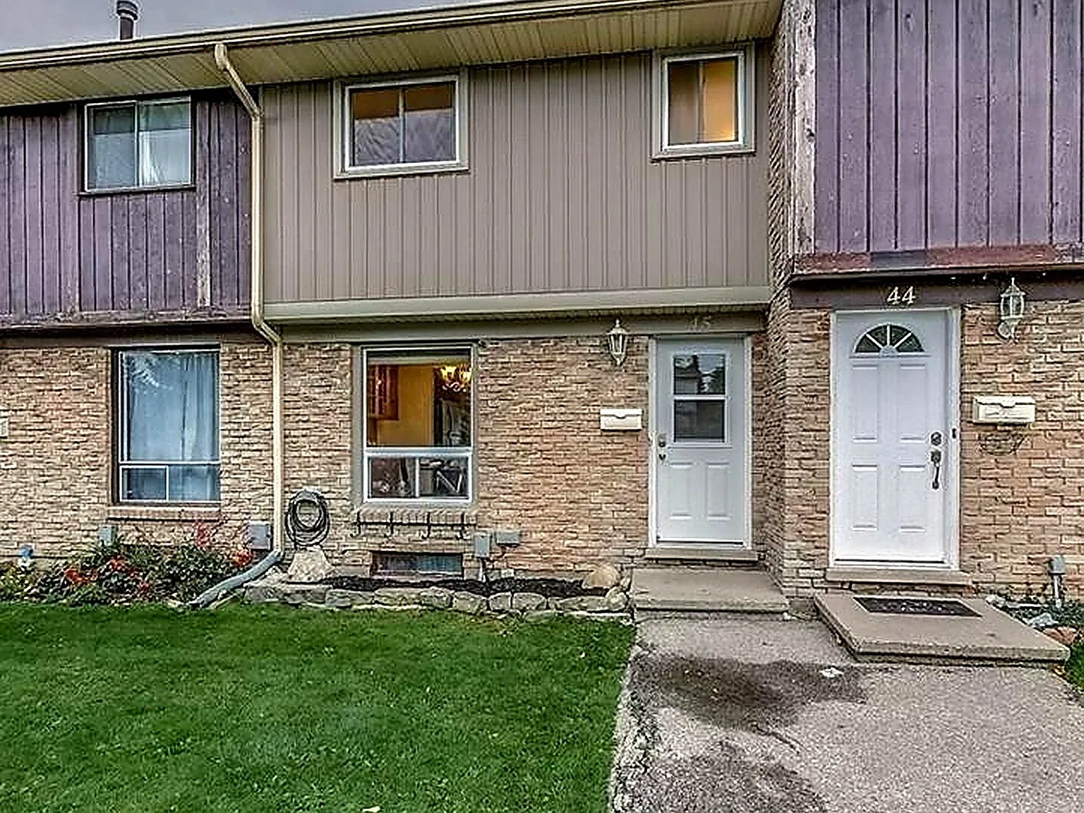 3 bed, $2,395 — Photo 1