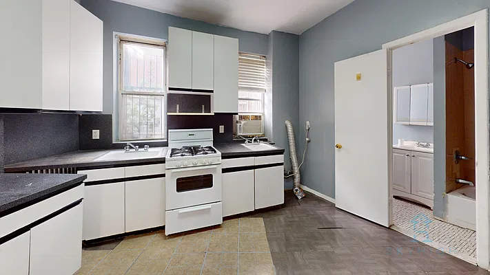 Rented by Skyhigh Realty NYC LLC | media 9