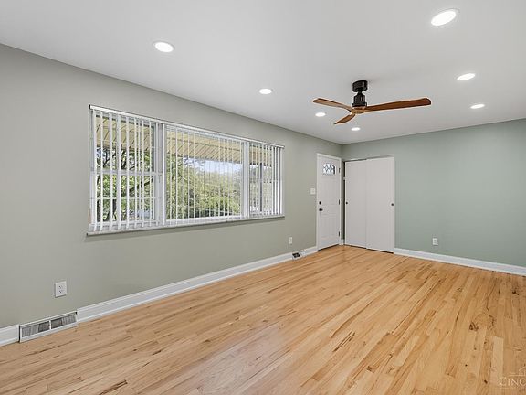 3rd image of 5991 Gaines Rd