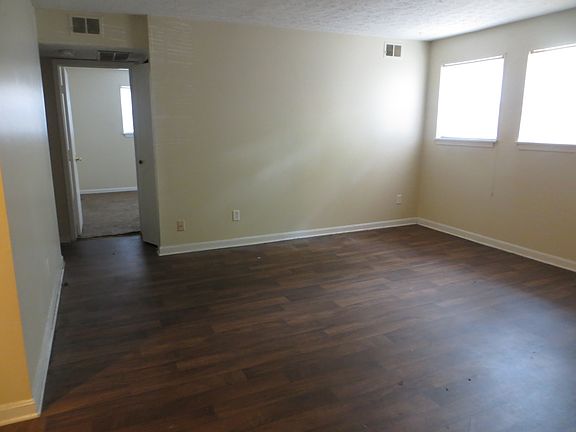 3rd image of 3242 Orchard Manor Cir APT 15