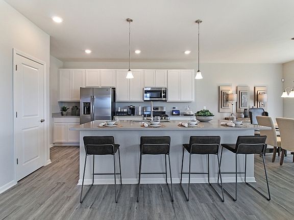 5th image of 639 Northgate Ln
