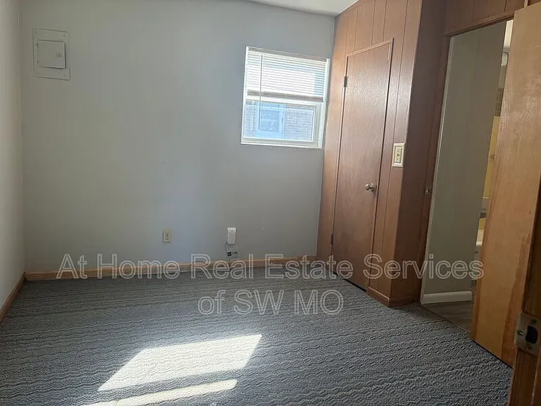 1826 S Sieger Dr — Photo 7
