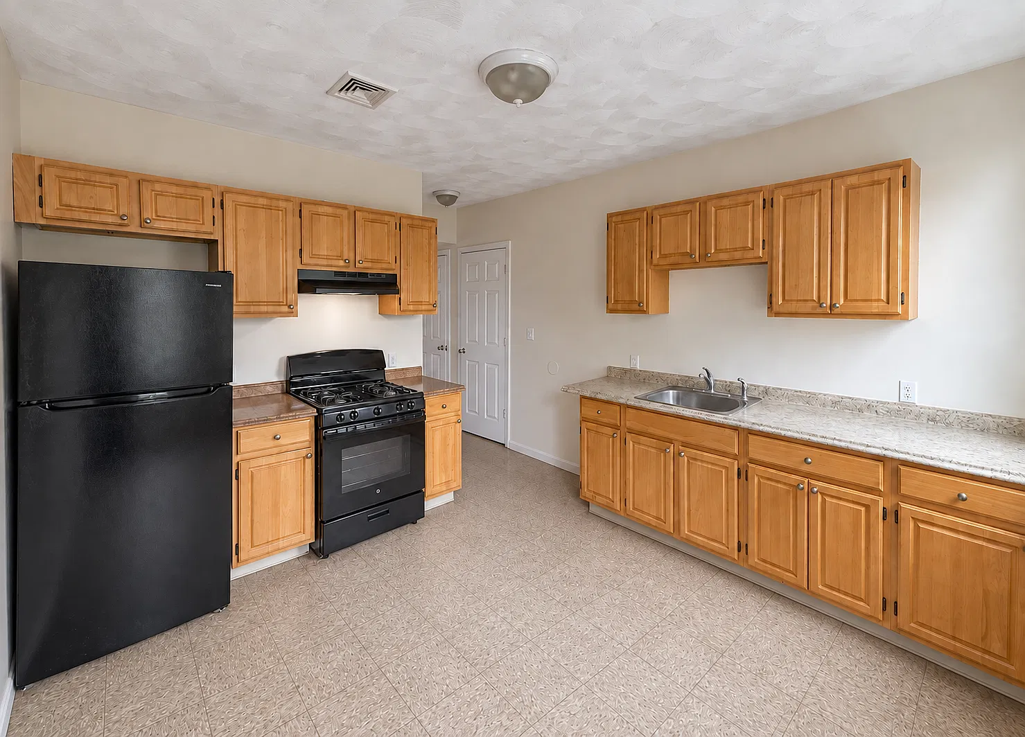 3 bed, 1220 sqft, $2,900 — Photo 1