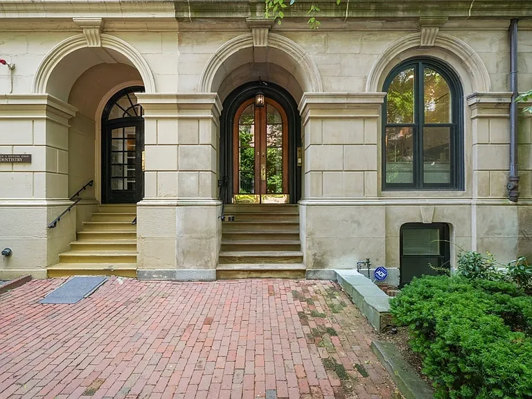 28 Marlborough St #1 — Photo 19
