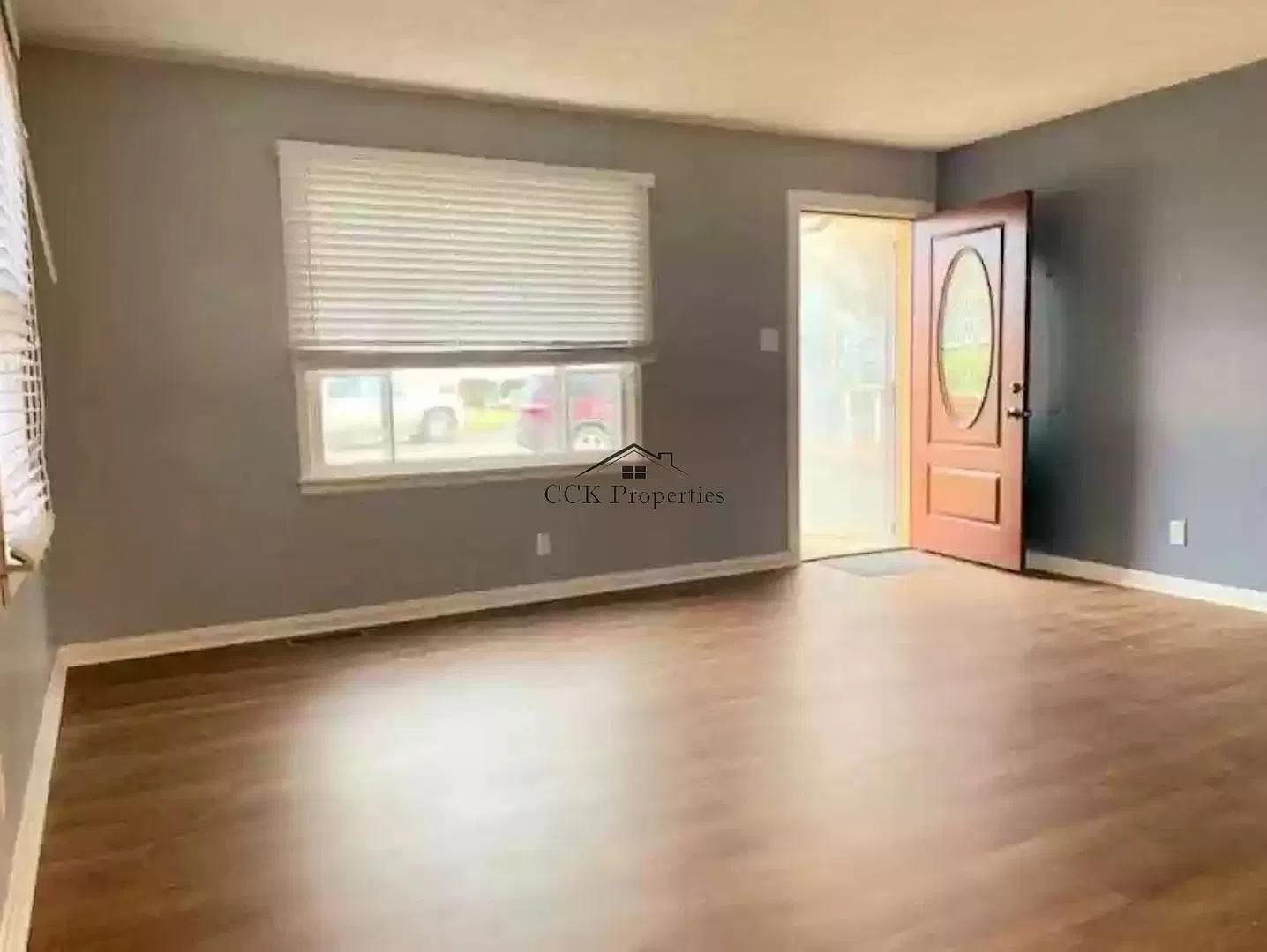 Cozy 2-Bedroom Home in a Quiet Neighborhood — Photo 4