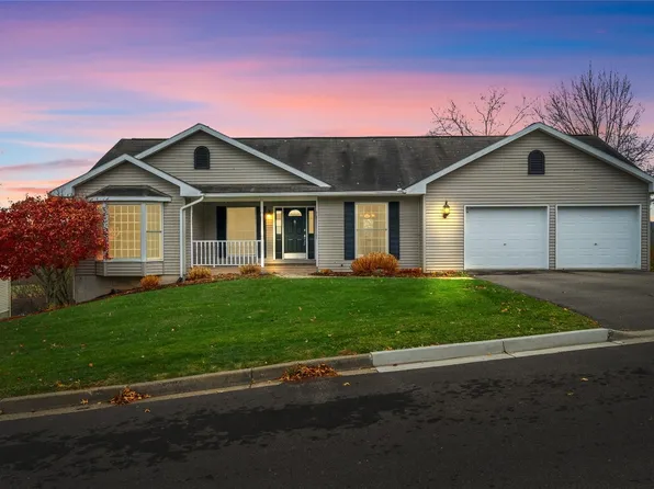 1413 Elmira St, Endicott, NY 13760