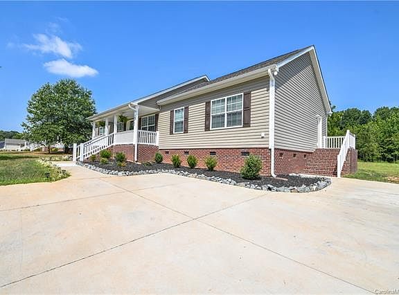 2nd image of 2323 Louanne Dr