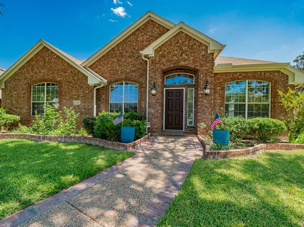 910 Crater Lake Ct