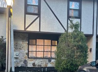 306 Woodside Cir, Dresher, PA 19025