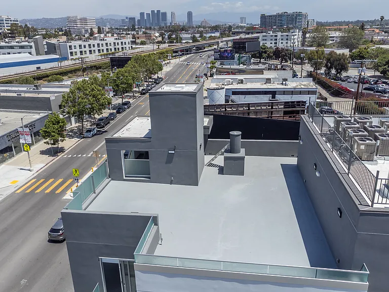 11588 W Pico Blvd #304 — Photo 9