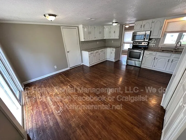 7314 Marty St — Photo 10