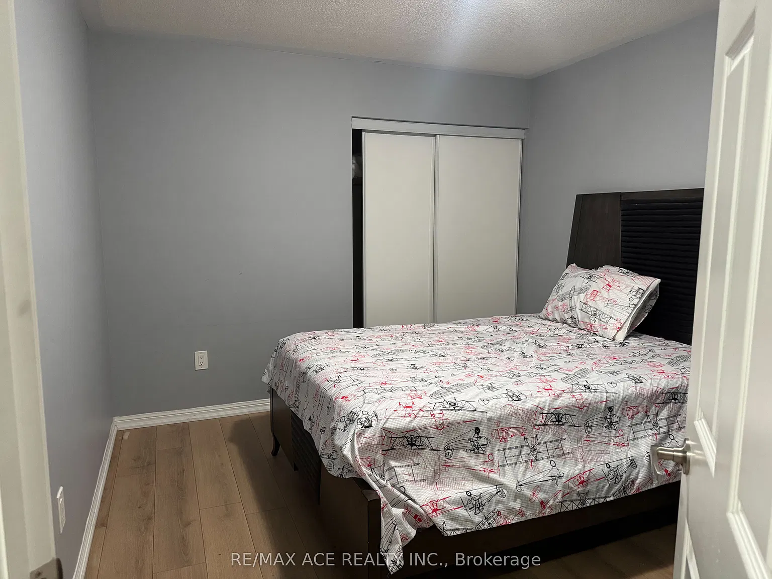 1 bed, $900 — Photo 3