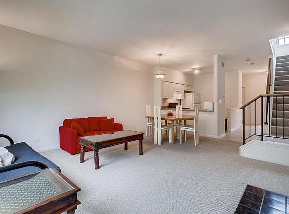4th image of 2737 Odlum Dr