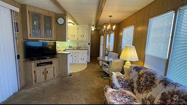 1 bed, 426 sqft, $895 — Photo 3