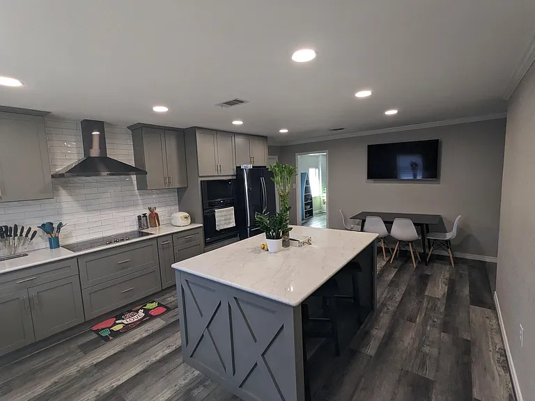 3305 Bayou Blvd — Photo 7