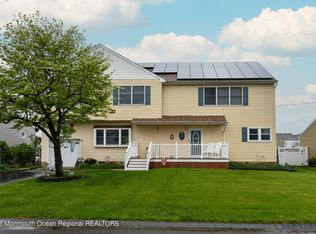 7 Midpark Dr, Brick, NJ 08724