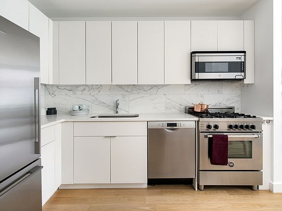 5th image of 515 9th Ave Penthouse L