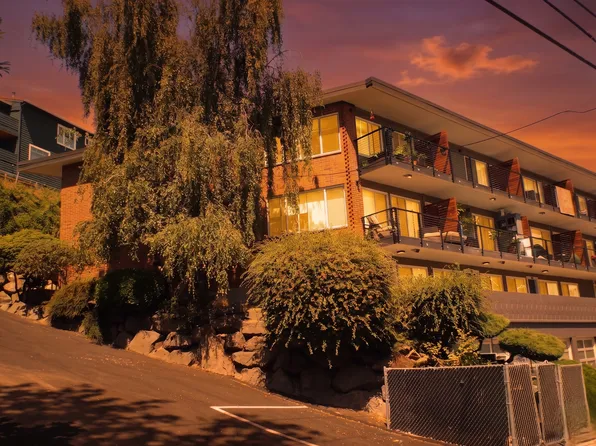 Thorndyke Apartments