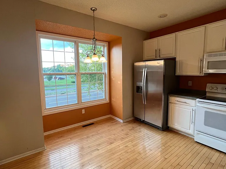 7866 Old Carriage Ct #7866 — Photo 4