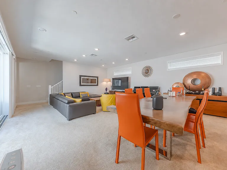387 Sawbuck — Photo 4