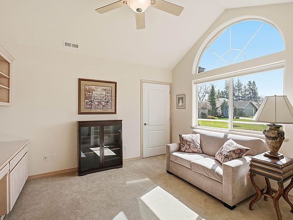 2nd image of 4913 S Woodfield Ln