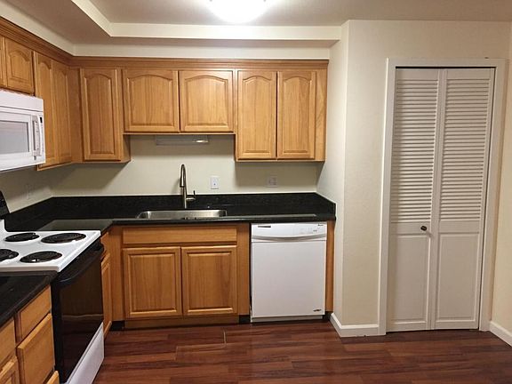 4th image of 5624 168th St SW APT 1