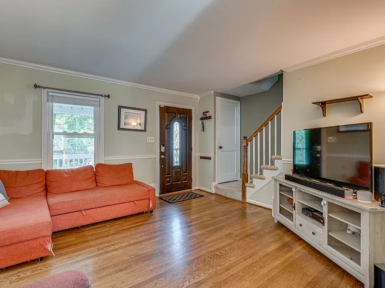 2848 Fairhaven Ave — Photo 3