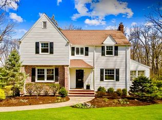 819 Hillcrest Rd, Ridgewood, NJ 07450